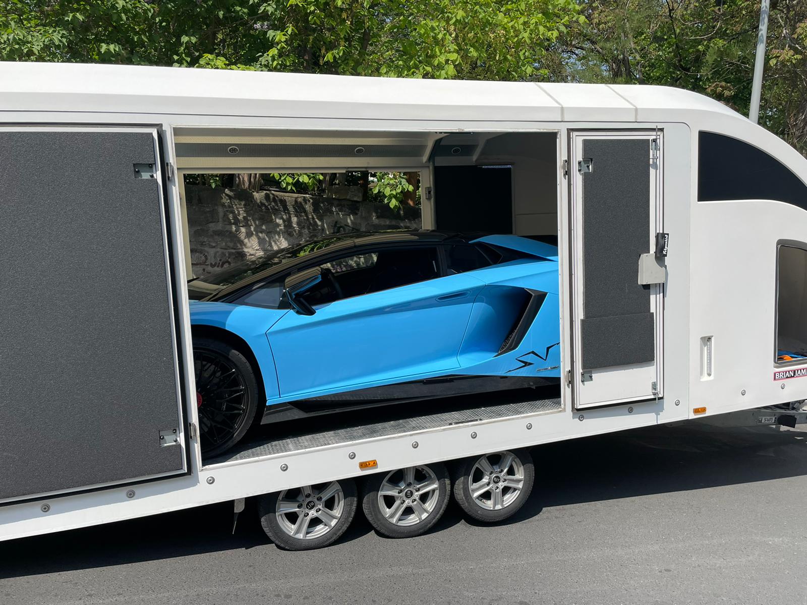 Lamborghini Aventador Luxuswagen Transport